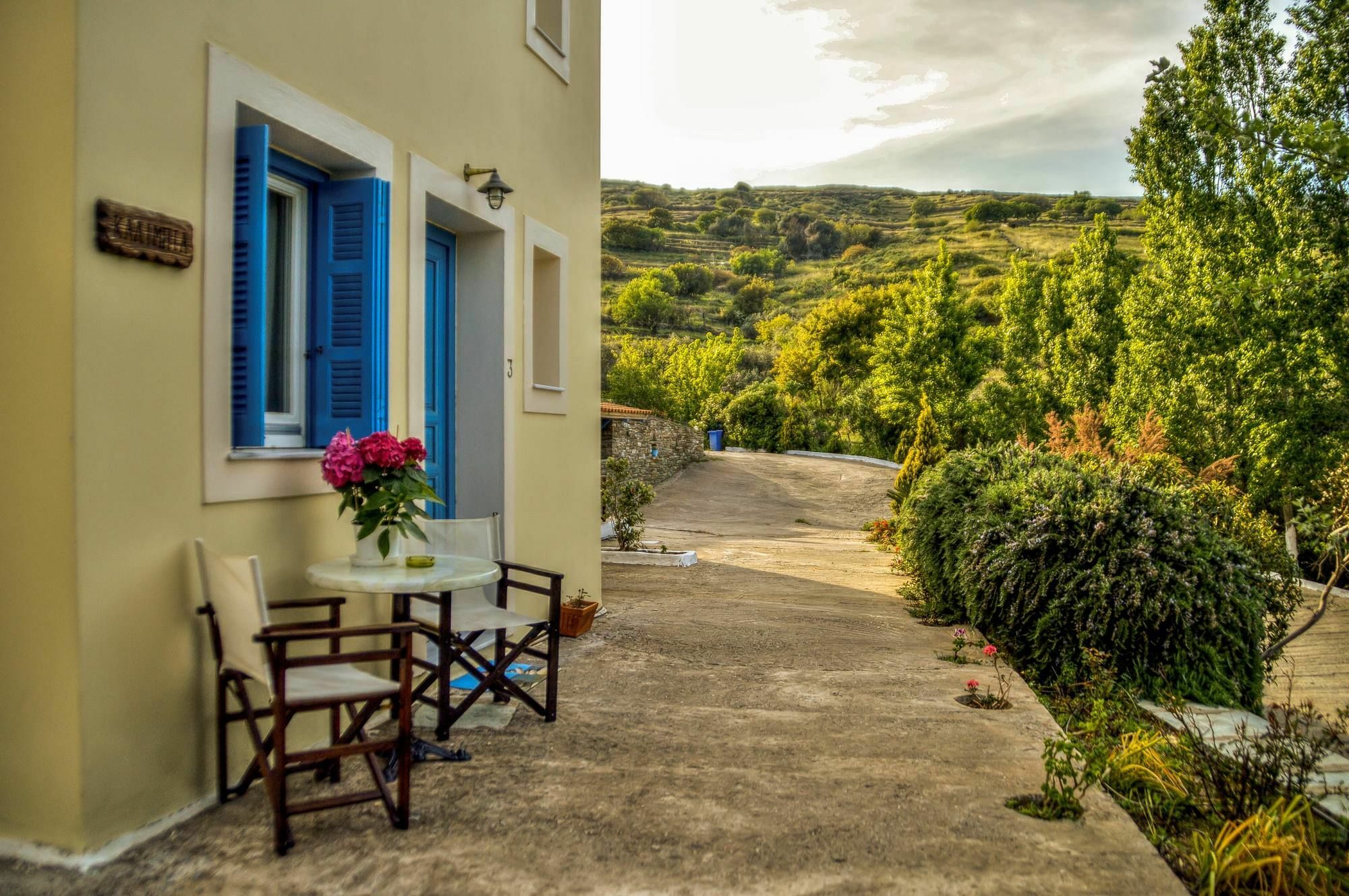 Mainades Maisonettes & Studios Menites Екстер'єр фото