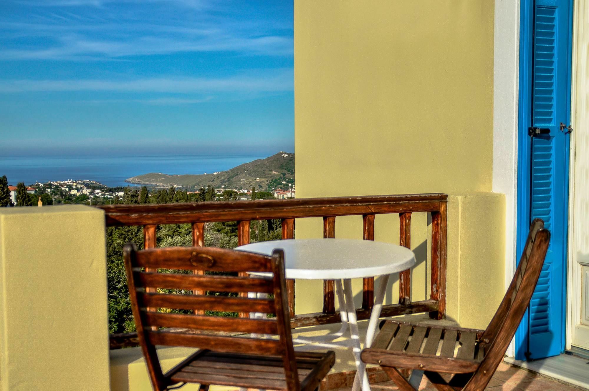 Mainades Maisonettes & Studios Menites Екстер'єр фото